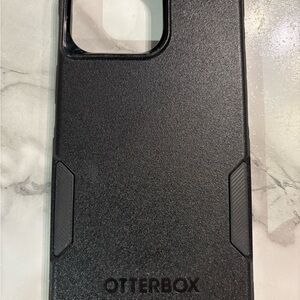 OtterBox Sleek Black Phone Case